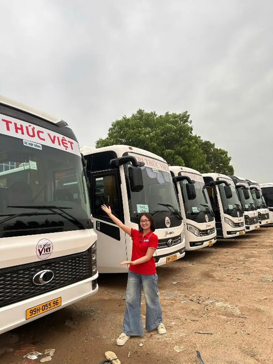 Hạ tầng đội xe đưa đón người lao động của Công ty TNHH Tri Thức Việt